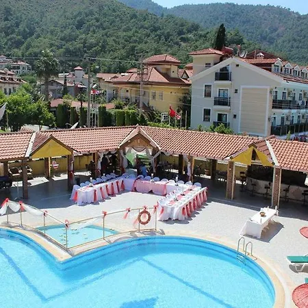 Club Sun Village 호텔 말마리스