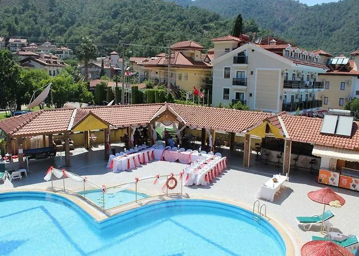 Club Sun Village فندق مرمريس